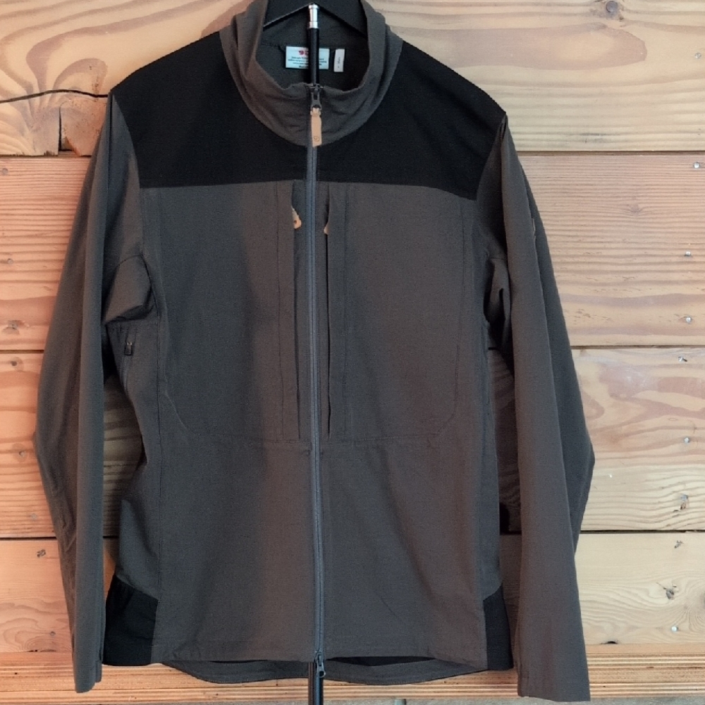 Fjallraven Men's Black and Brown Lightweight Jacket
